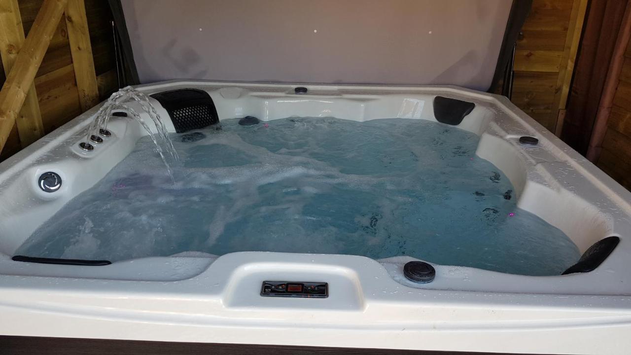Hot Tub Pet Friendly Luxury Cosy Cottage, Near Withernsea And Patrington Welwick Exterior photo